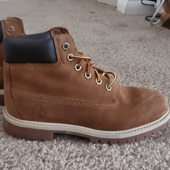 Timberlands Size 2 - Picture 1 of 4
